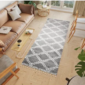 Huňatý šedý vzorovaný behúň Šírka: 100 cm Huňatý šedý vzorovaný behúň Šírka: 100 cm