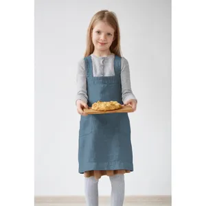 Detská modrá ľanová zástera Linen Tales Pinafore, 72 x 45 cm Detská modrá ľanová zástera Linen Tales Pinafore, 72 x 45 cm